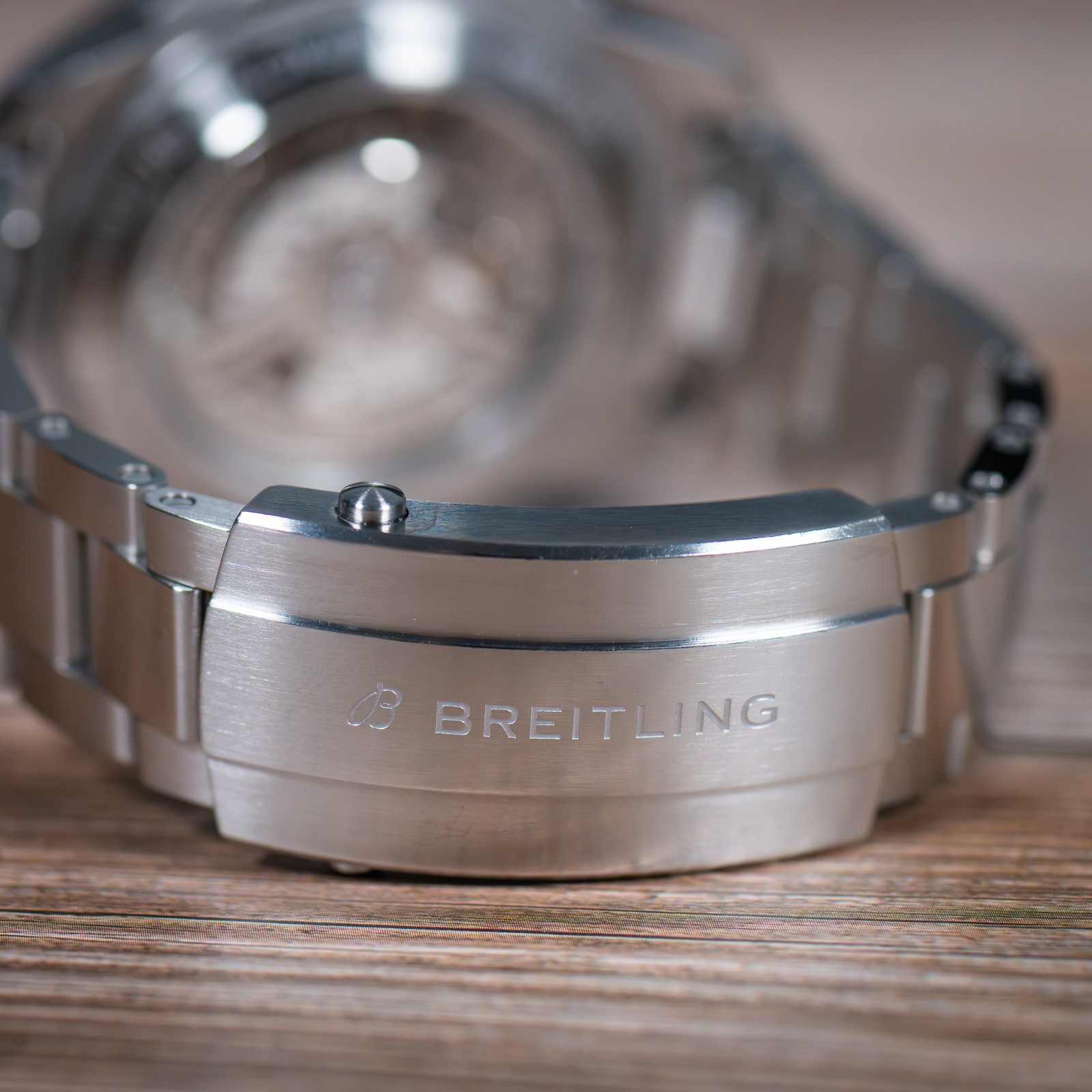 2025 Breitling Avenger B01 Chronograph 44 w/Green Dial