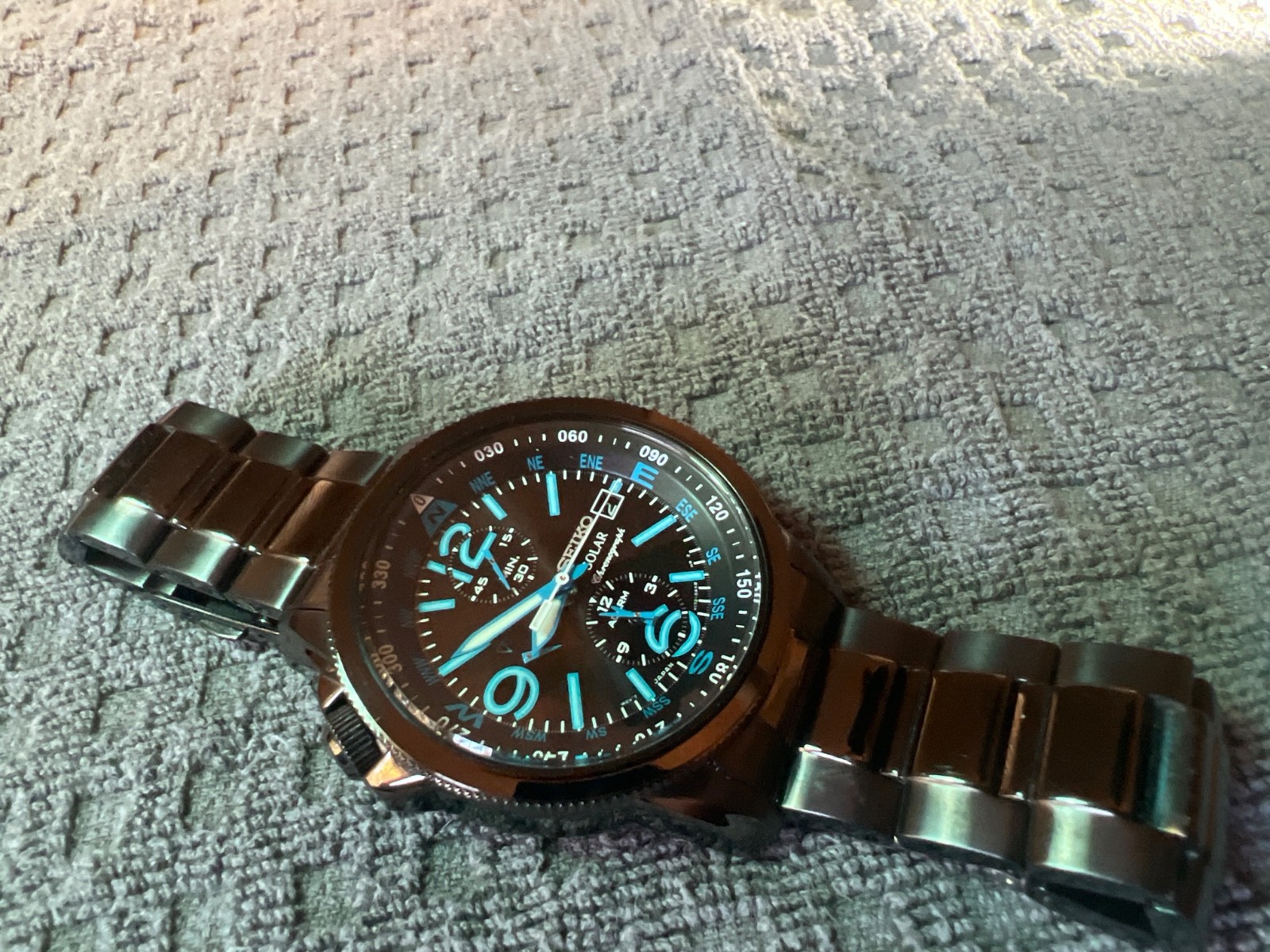 Seiko Solar V172-0AG0 Black Dial Blue Numbers 41mm Watch