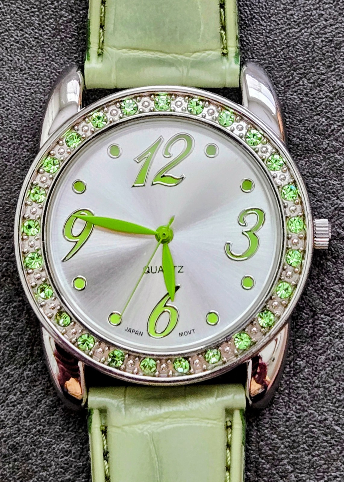 Fashion Watch Lime Green Crystal Silver Tone Quartz Watch