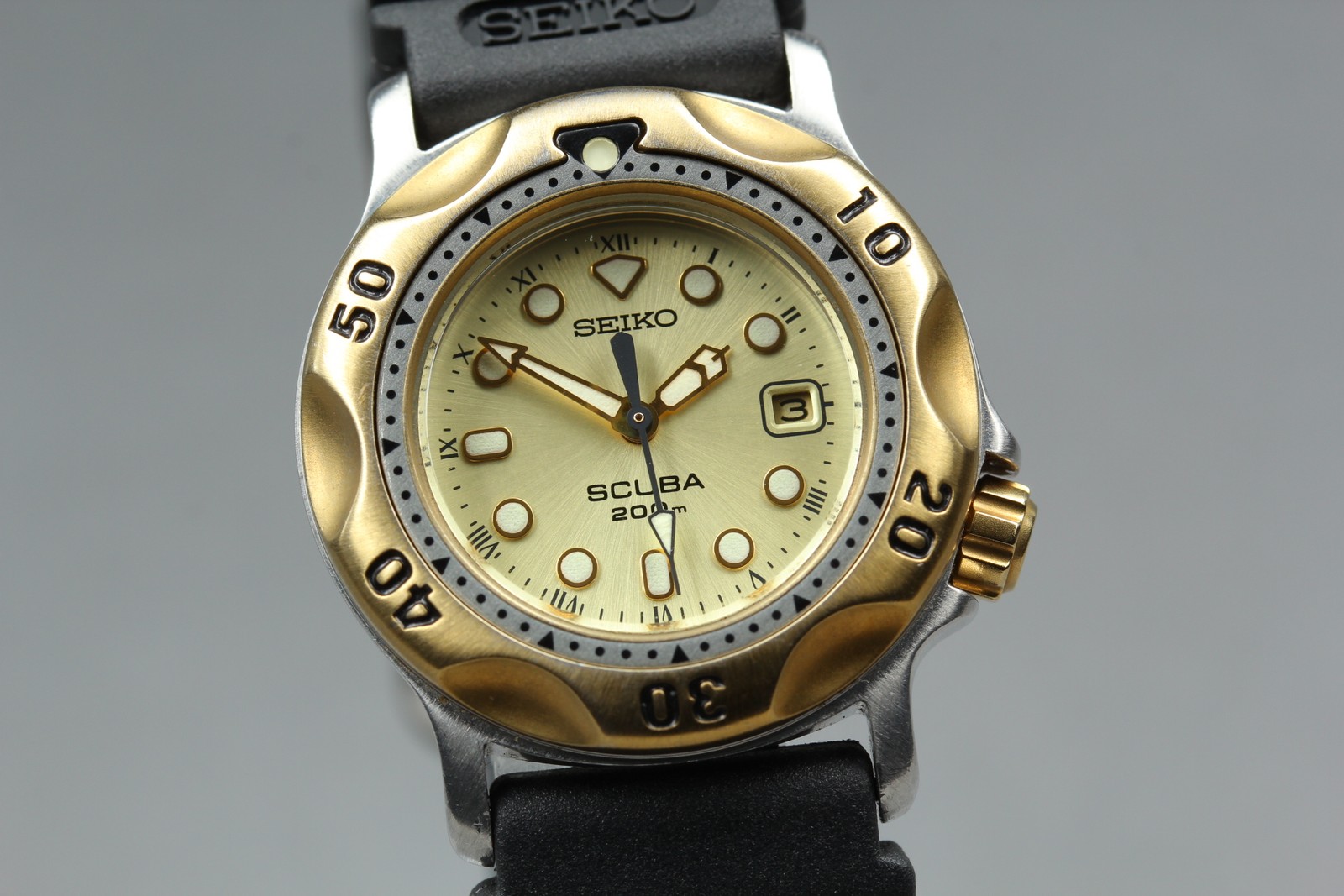 Vintage 1988 [MINT] Seiko Sports Diver Scuba 3E25-0A10 Gold 31mm Qz Womens Watch