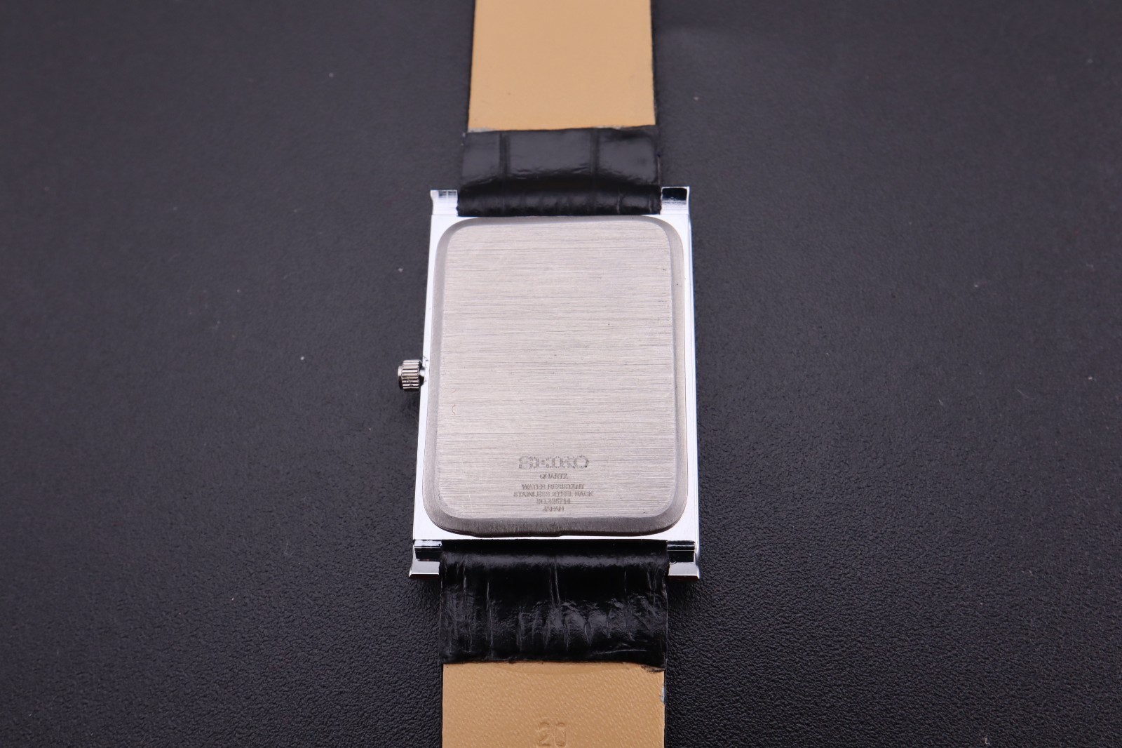Vintage Seiko Slim White Dial Gentlemen’s Quartz Wrist Watch – FREE SHIPPING