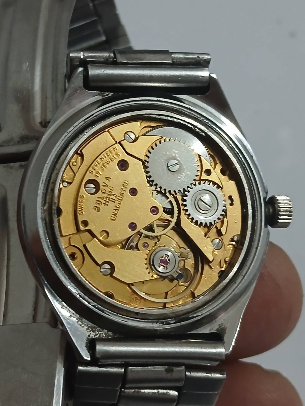 Vintage Bulova 1121.10 Eta 2851 Wrist Watch