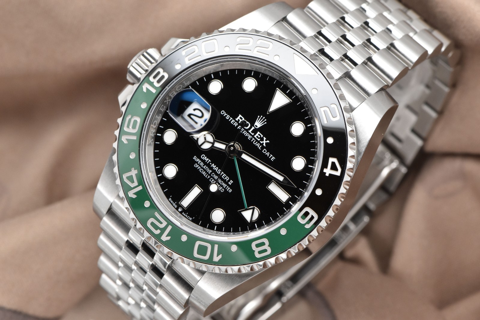 2024 Rolex GMT-Master II 40mm LHD Green/Black “Sprite” Steel Jubilee 126720VTNR