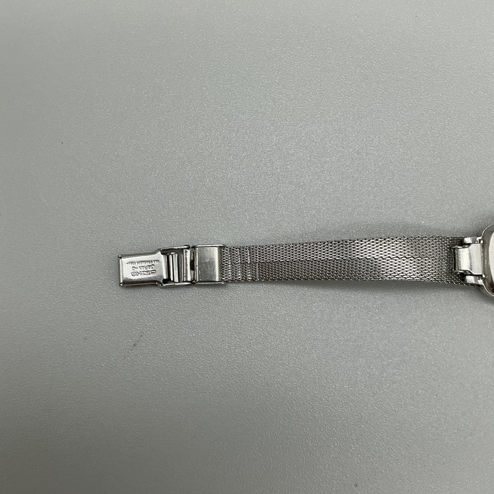 Vintage Seiko Womens Watch 16mm Silver Tone Stainless Mesh Band Manual Wind