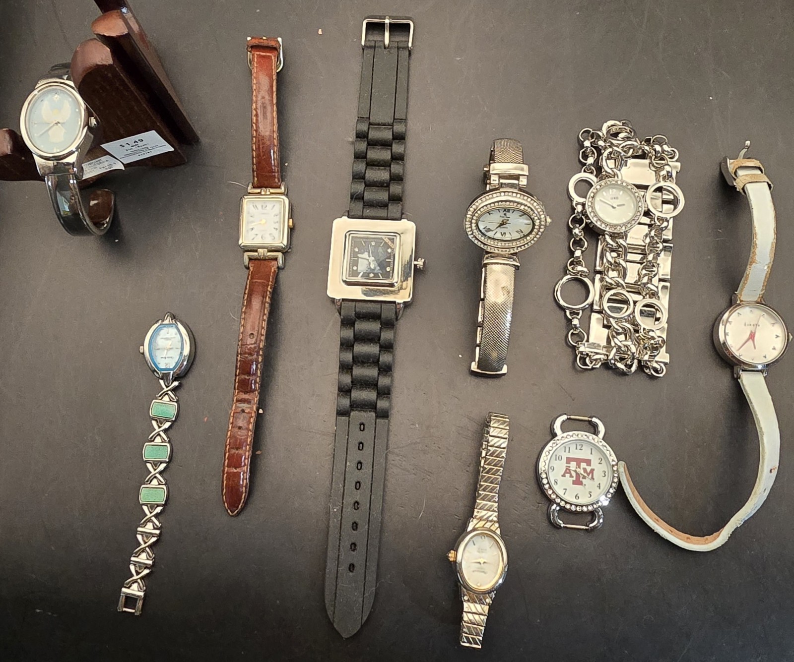 Various Watches (5 Lbs) All Need Batteries. None Tested. Various Condition.