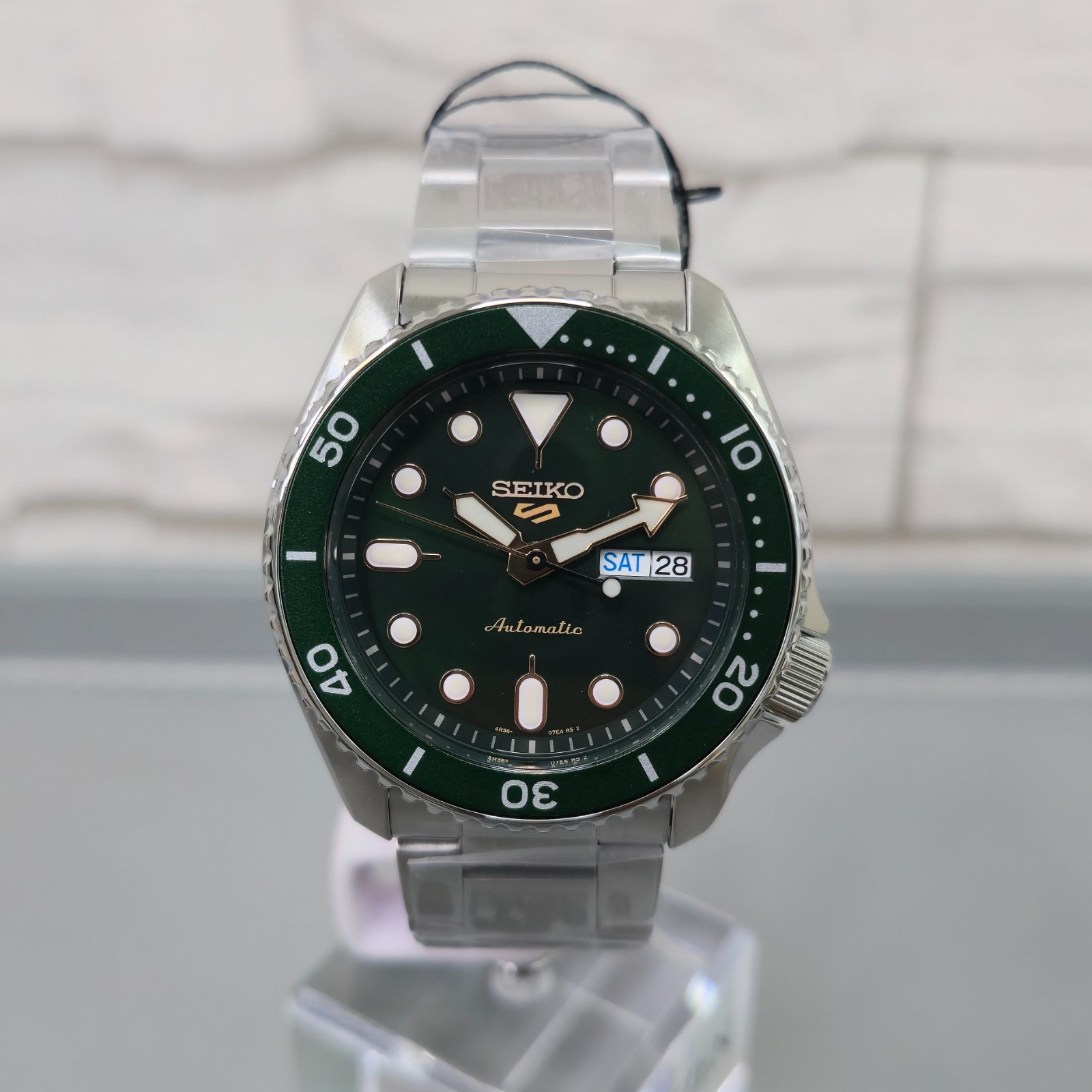 Seiko 5 SRPD63K1 Sports Automatic Green Dial 42.5mm New Full Set Men’s Watch