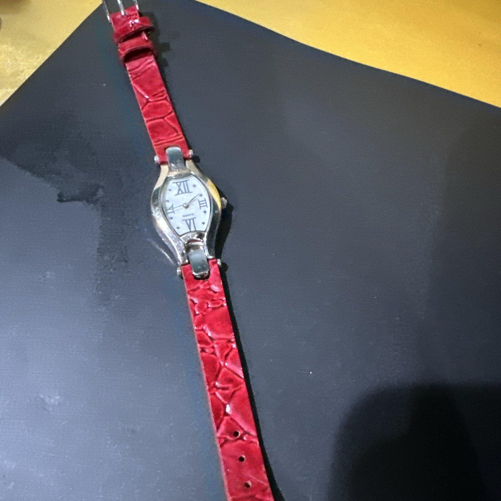 Classic Working Red Classic Ladies Watch Quartz Leather Band for Women Fancy