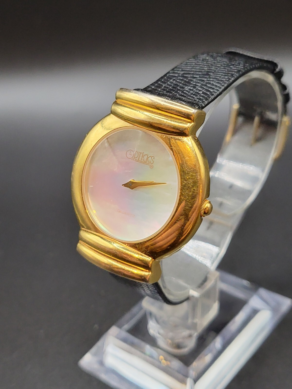 Vintage Optics Celebrity Watch International Ladies Quartz Watch 34 mm Leather