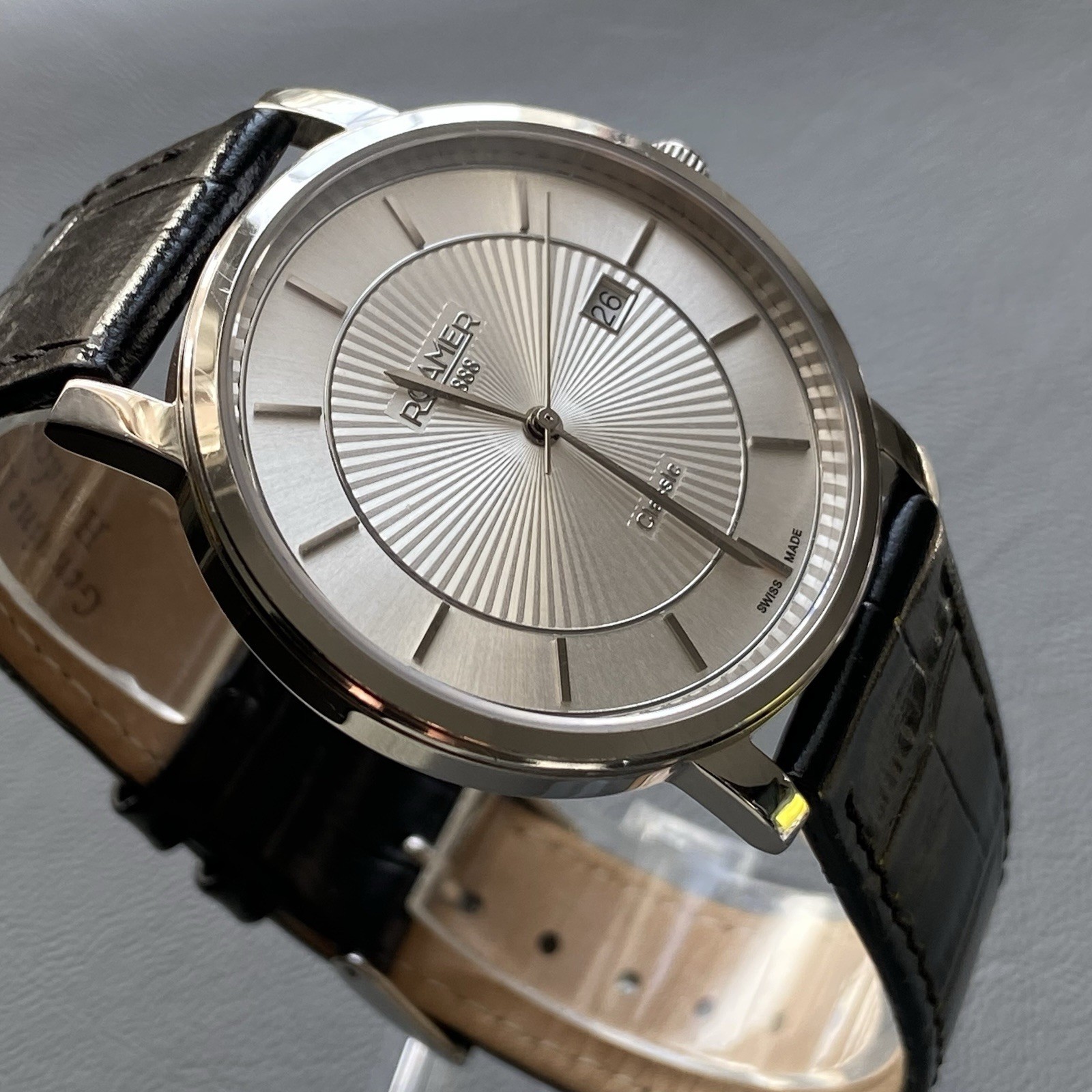Mens Genuine Roamer Classic Swiss designer watch Sapphire date 709856 Ex-display
