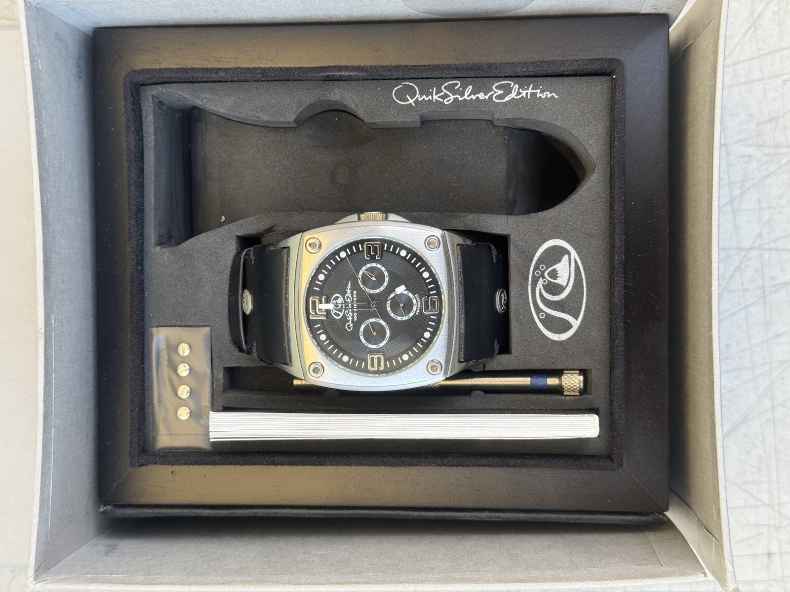 Quicksilver edition LUNADA Watch M105JL 10 ATM / 100 Meters stainless steel