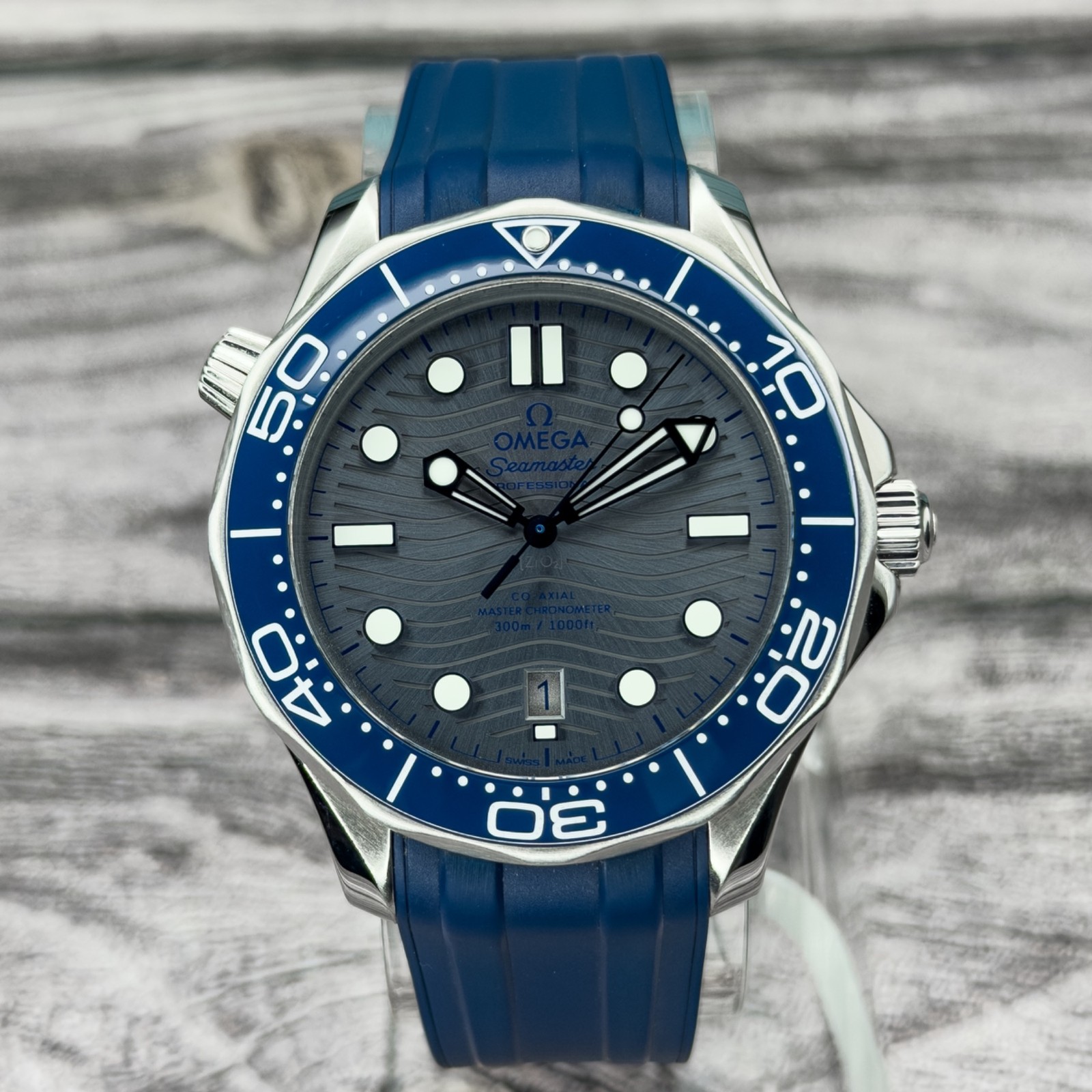 Omega Seamaster Diver 300M 42MM Grey Dial Rubber Strap 210.32.42.20.06.001
