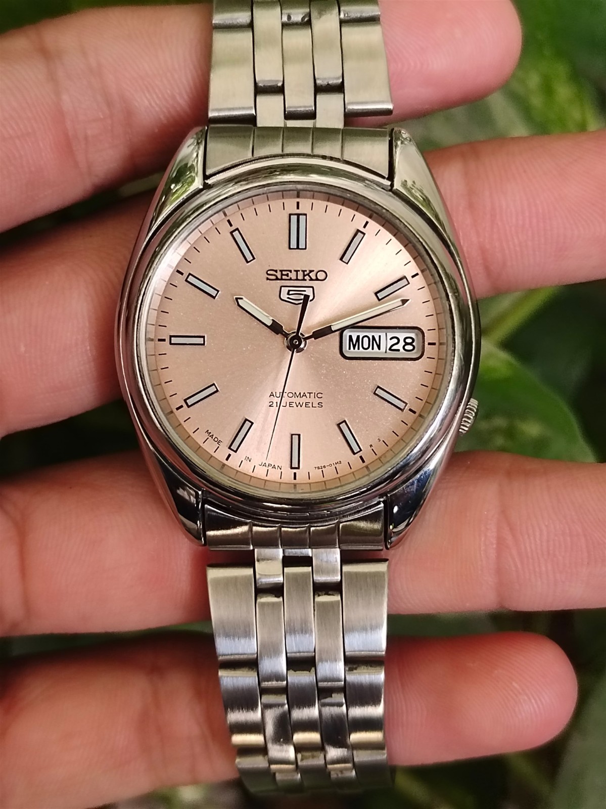 RARE Seiko 5 Salmon Sunburst Dial Exhibition Back Automatic Vintage Watch 7S26