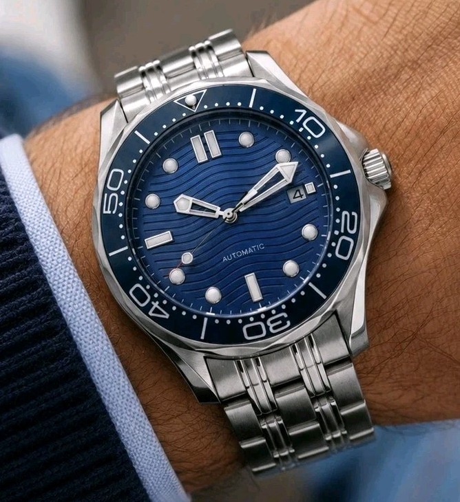 New Automatic Divers Watch BLUE Wave Ceramic Sapphire 100m Screw Crown