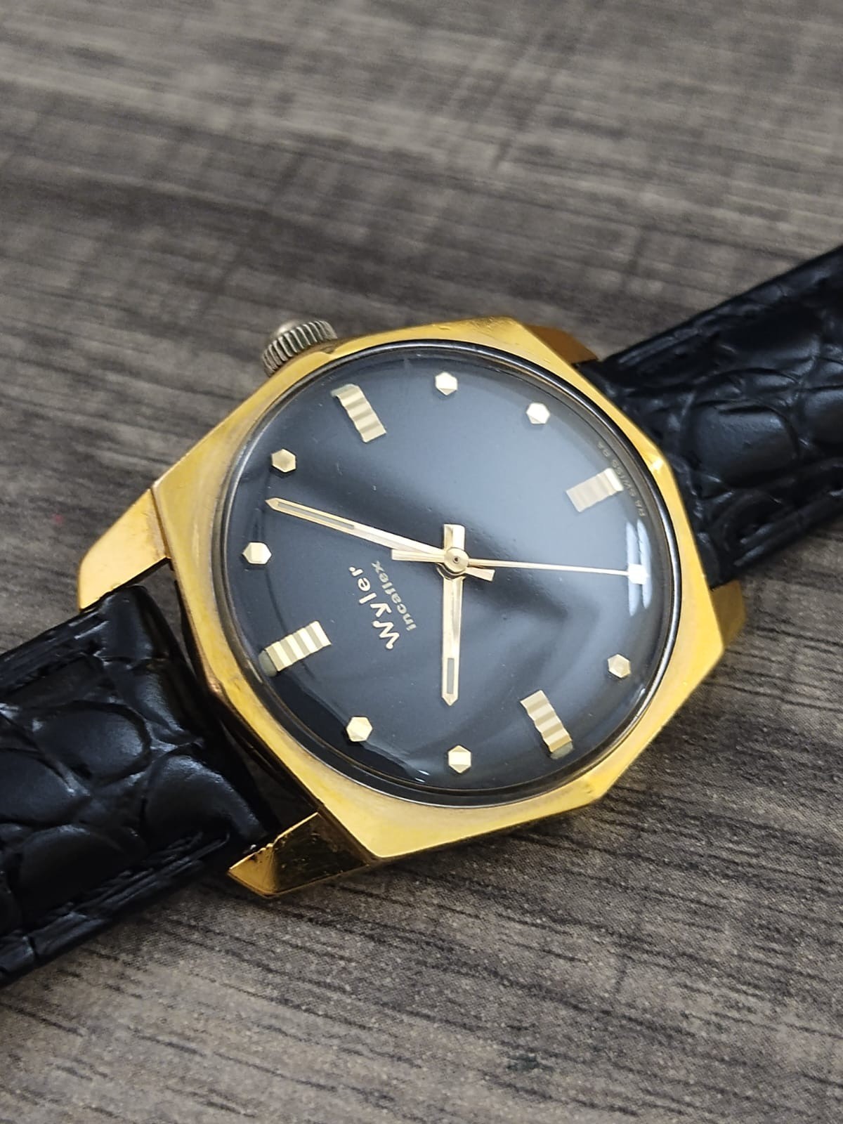 WYLER Incaflex -rare OCTAGON faceted Case- RARE Black GLOSS Dial – ETA 2354