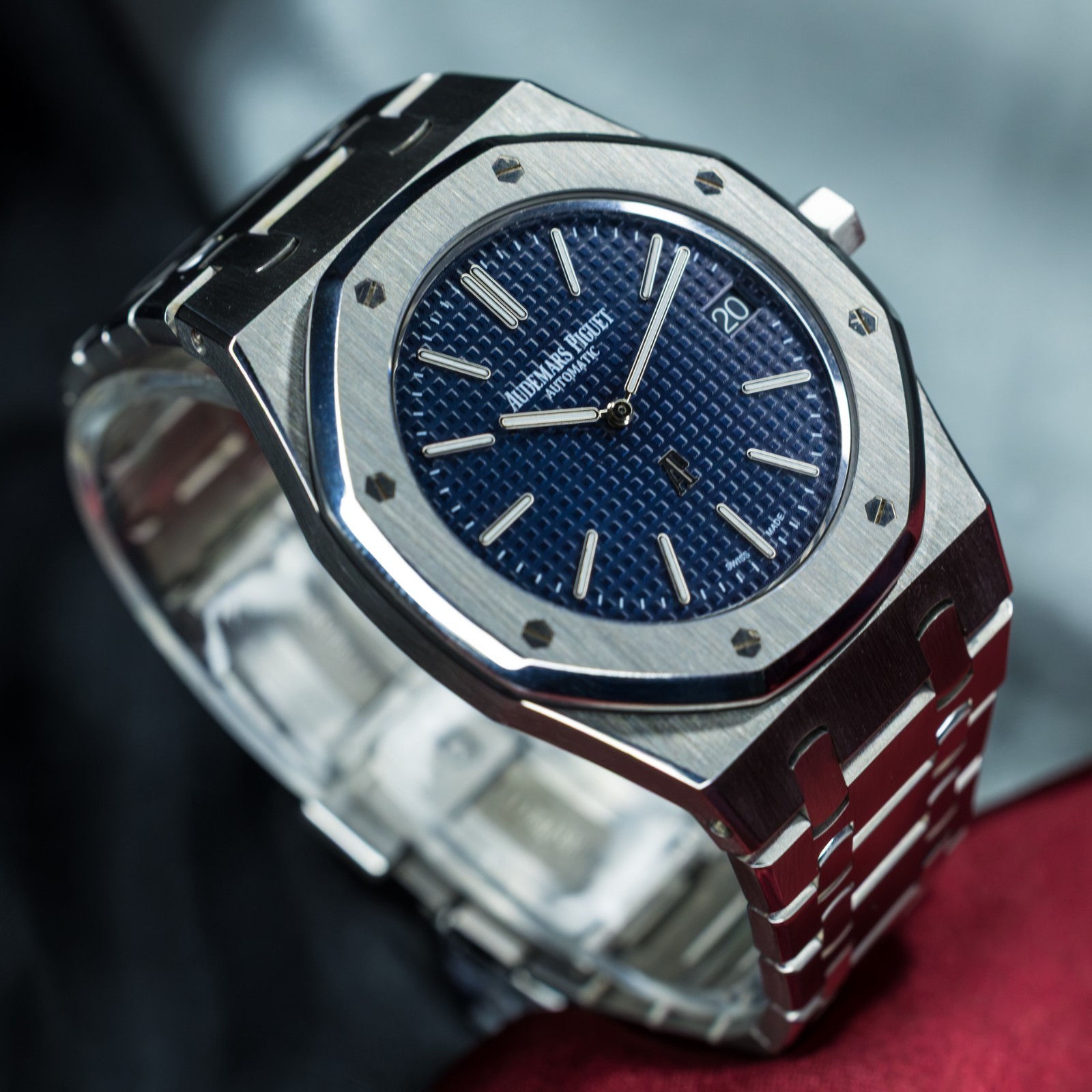 Audemars Piguet Royal Oak “Jumbo” 15202ST.OO.1240ST.01 | Full Set 39mm