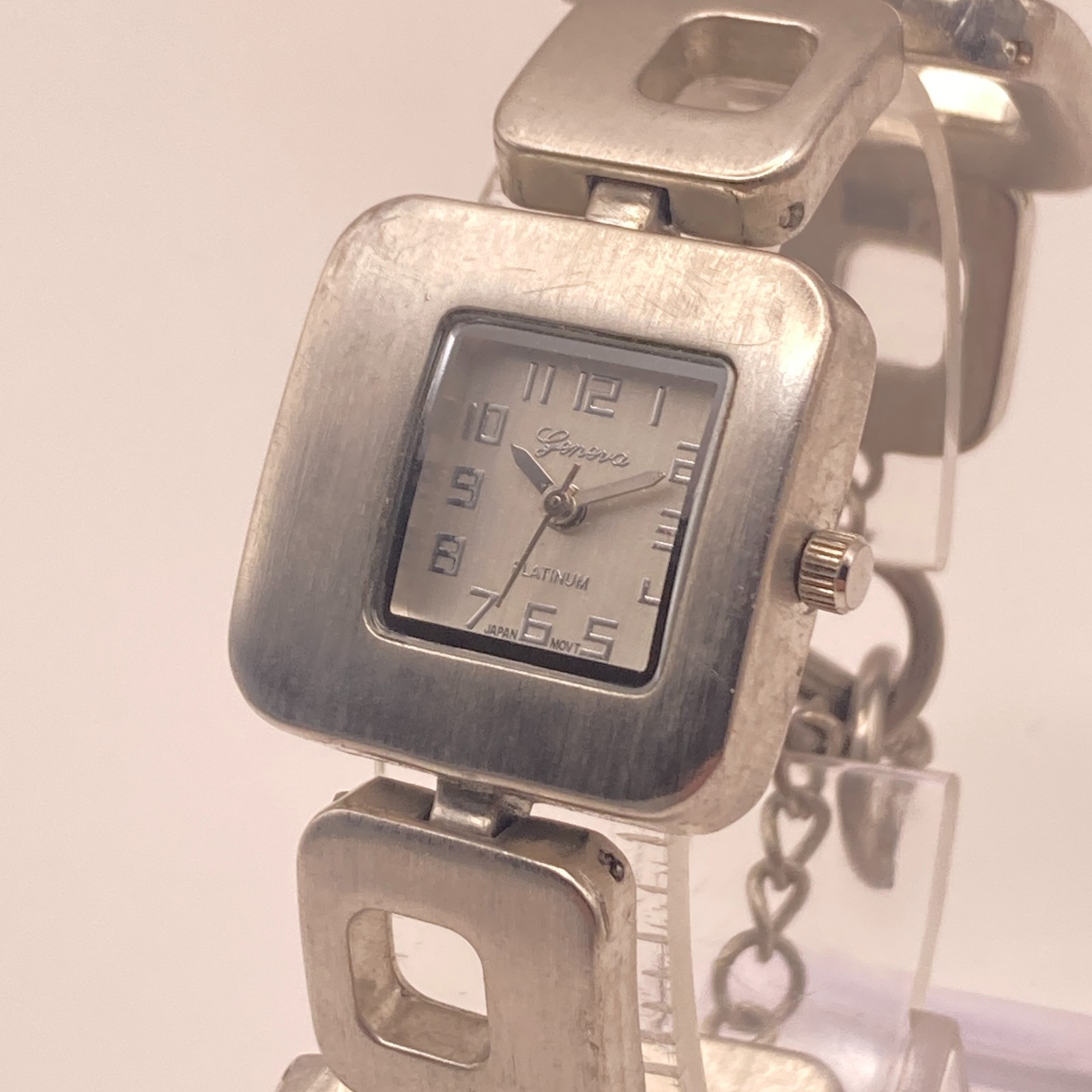 Geneva Womens Watch Silver Tone 25mm Square Links Brushed Toggle New Battery