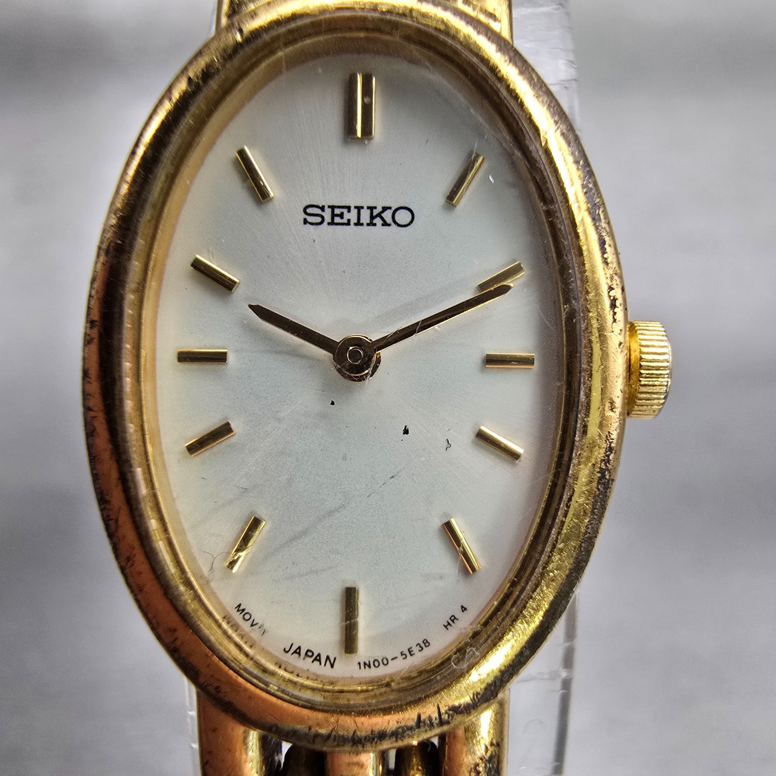 Seiko Watch Women 17mm White Dial Gold Tone Oval 1N00-6M90 New Battery Vintage