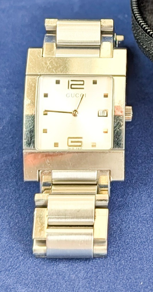Men’s/Unisex Vintage Gucci watch in mint condition