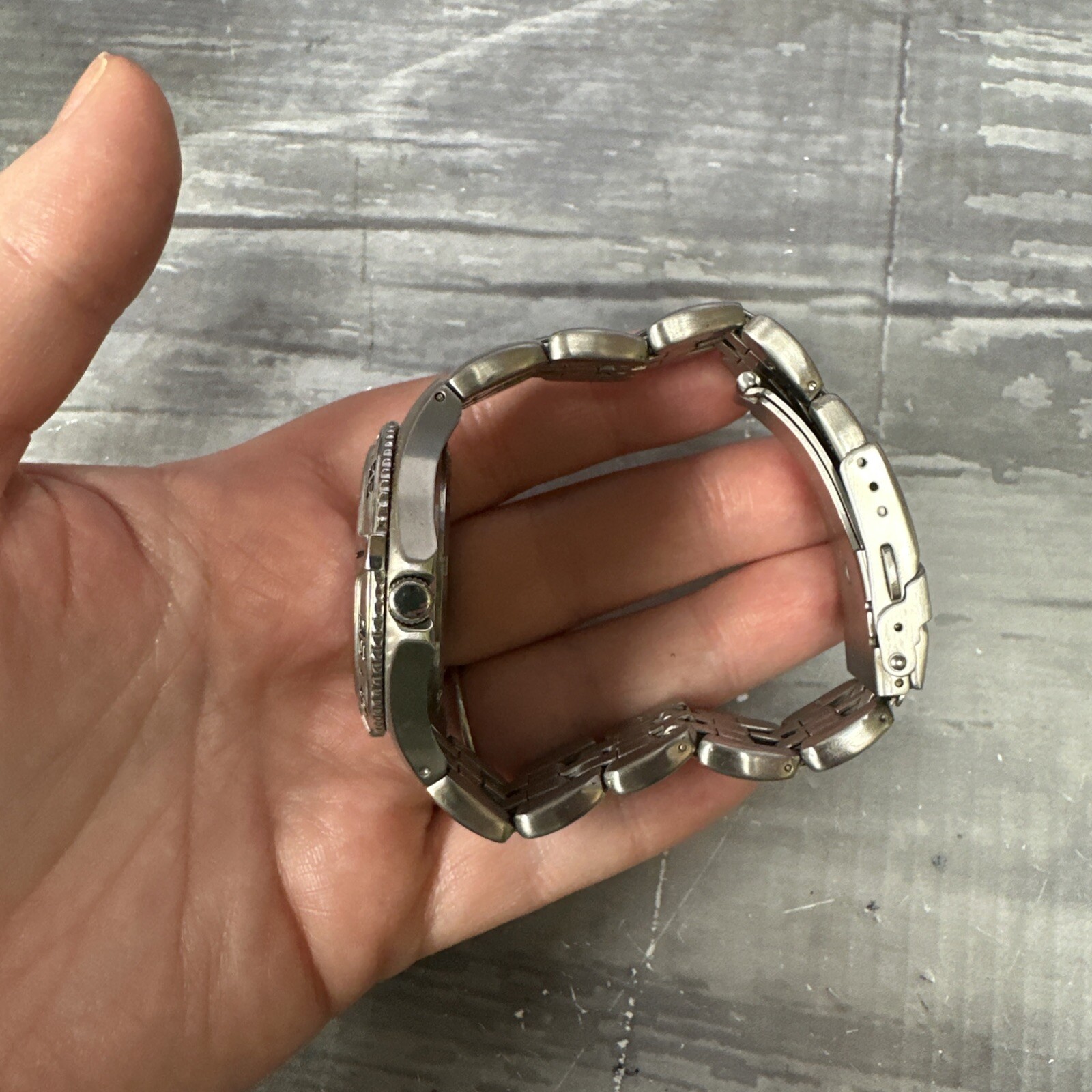 Snap-on Tools FOSSIL Watch with bottom half of tin NO lid to tin