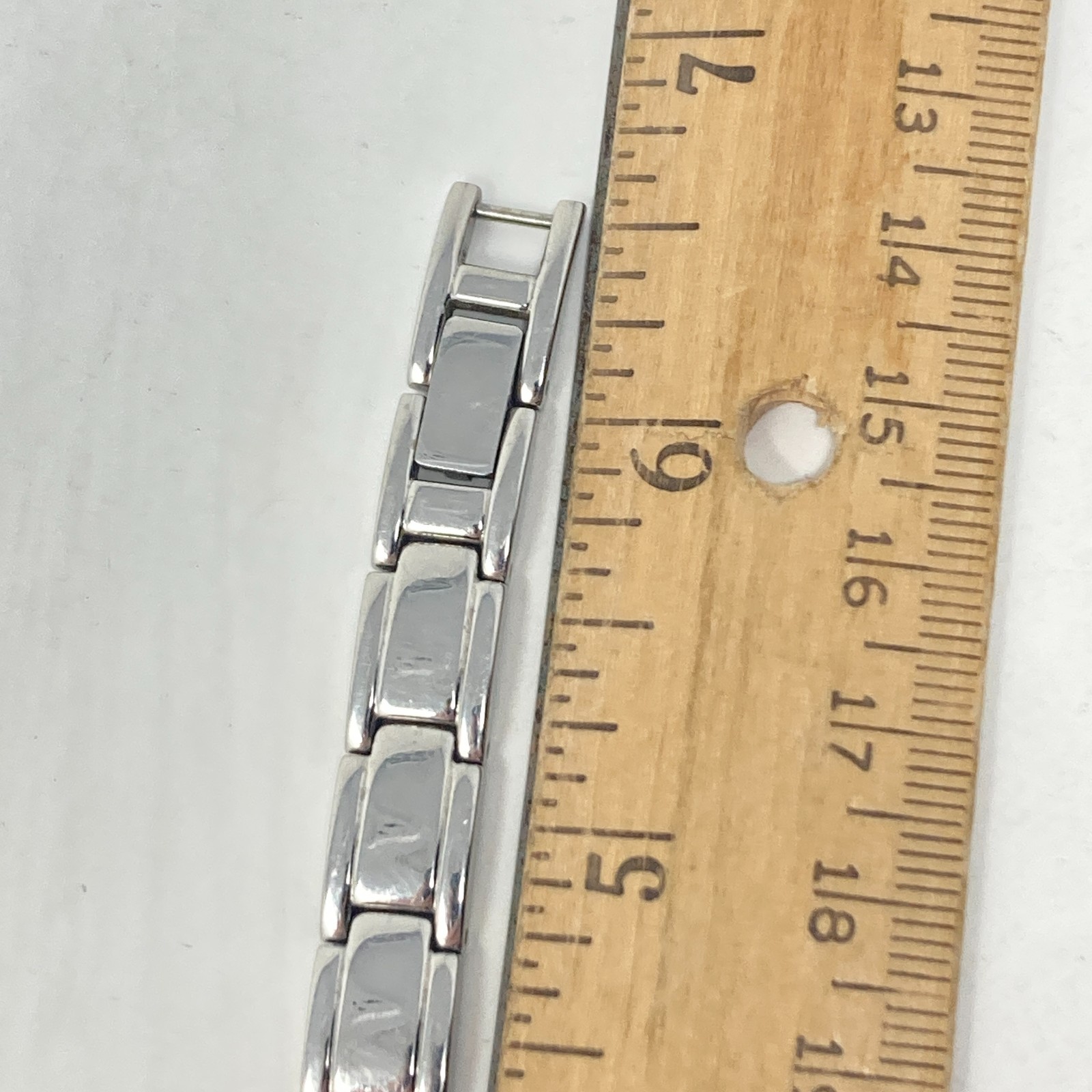Fossil F2 Womens Watch 22mm Silver Tone Green Dial Faceted WR New Battery 6.25″