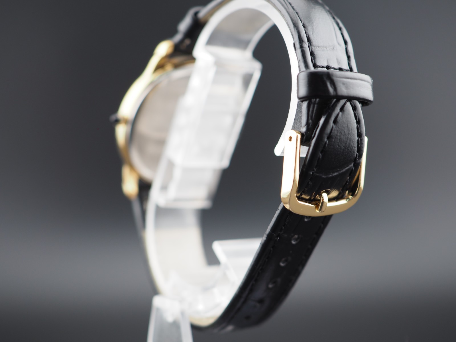 Vintage 1988 Seiko Dolce 5S21-8A00 White Sweep Second Quartz Mens Watch JAPAN