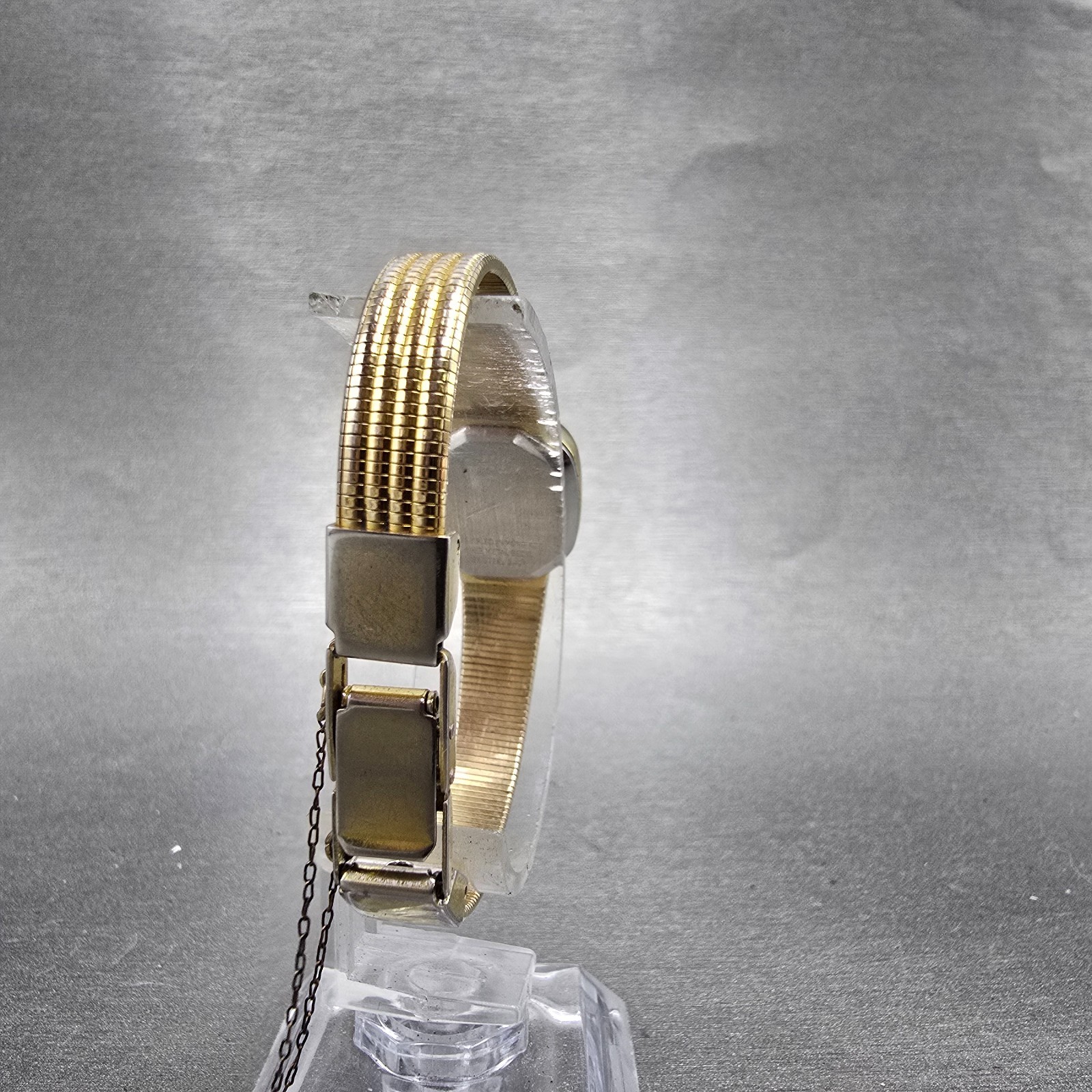 Bulova Watch Women 16mm Black Dial Gold Tone Oval 84505 New Battery Vintage