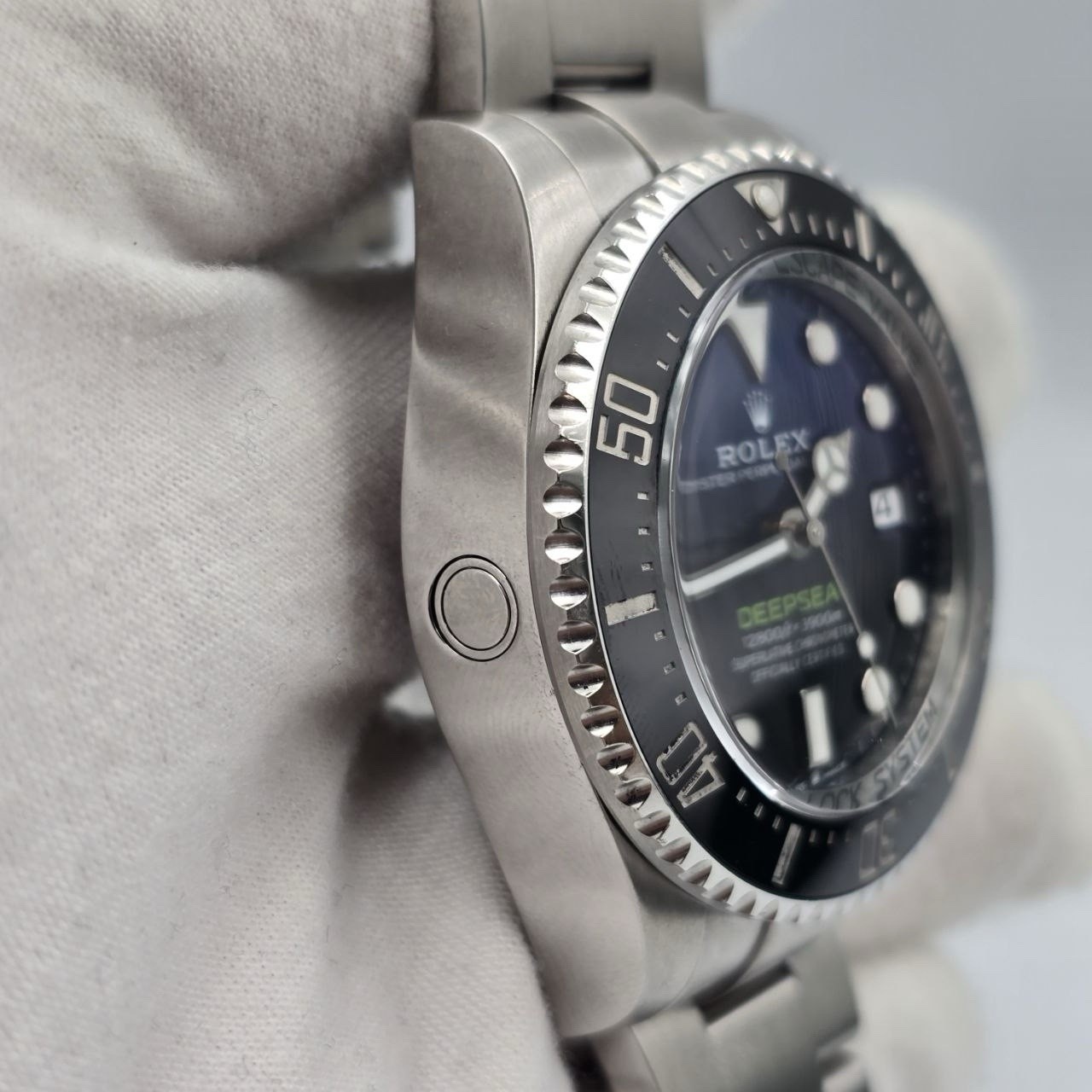 2024 PAPERS Rolex Sea-Dweller Deepsea James Cameron Blue 44mm 136660 BOX