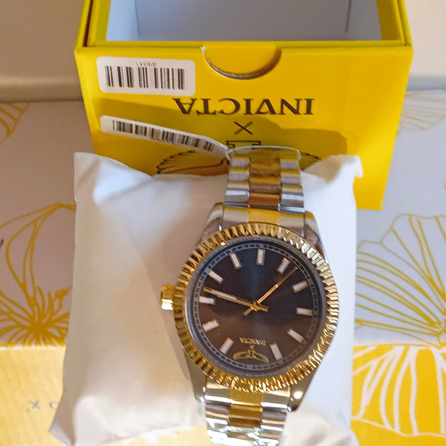 Invicta Quartz Two-Tone SS Bracelet Fixed Gold Bezel Black Dial w/ Box
