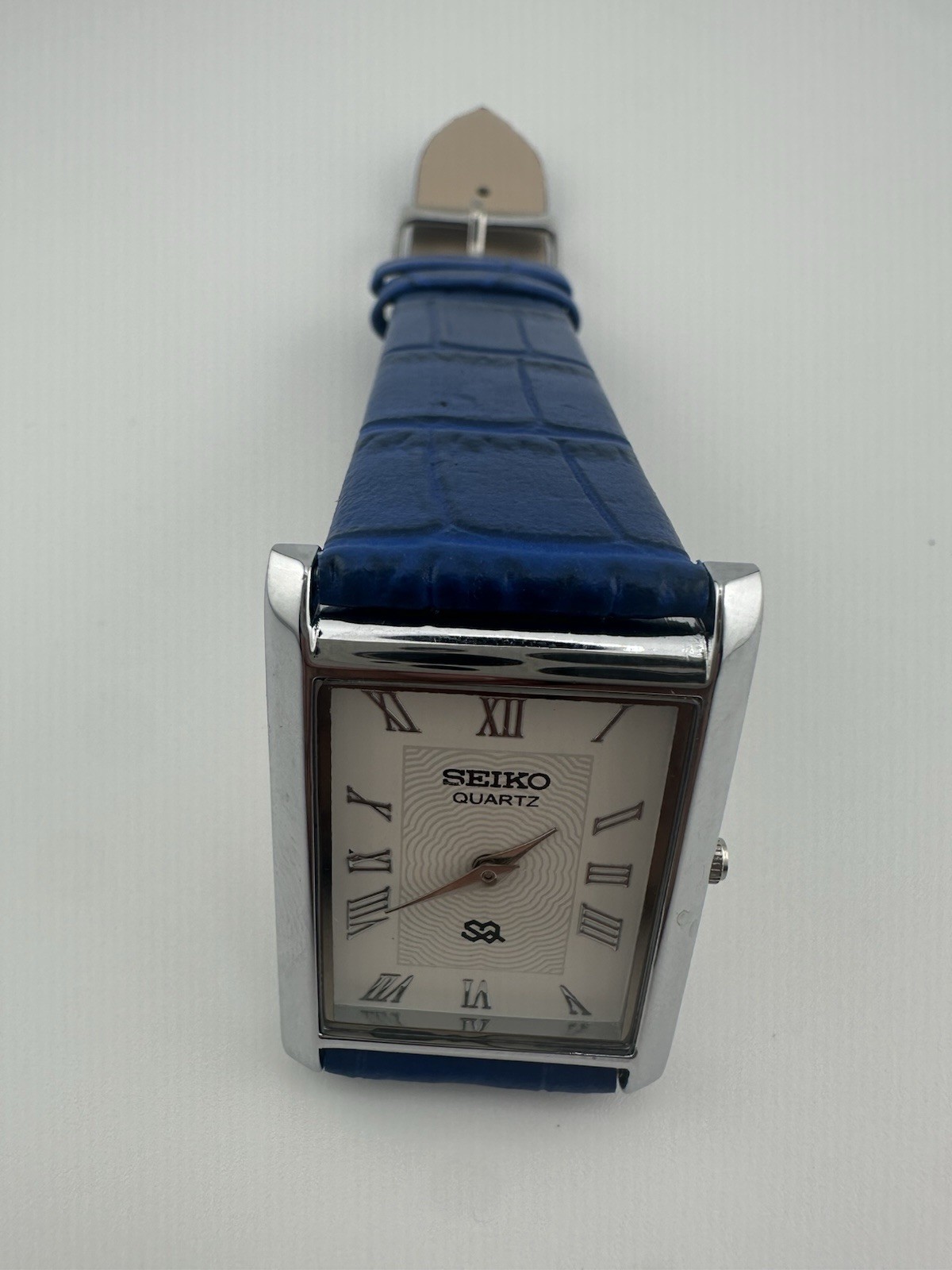 WHITE DIAL Vintage Seiko Slim Quartz men’s Wrist Watch