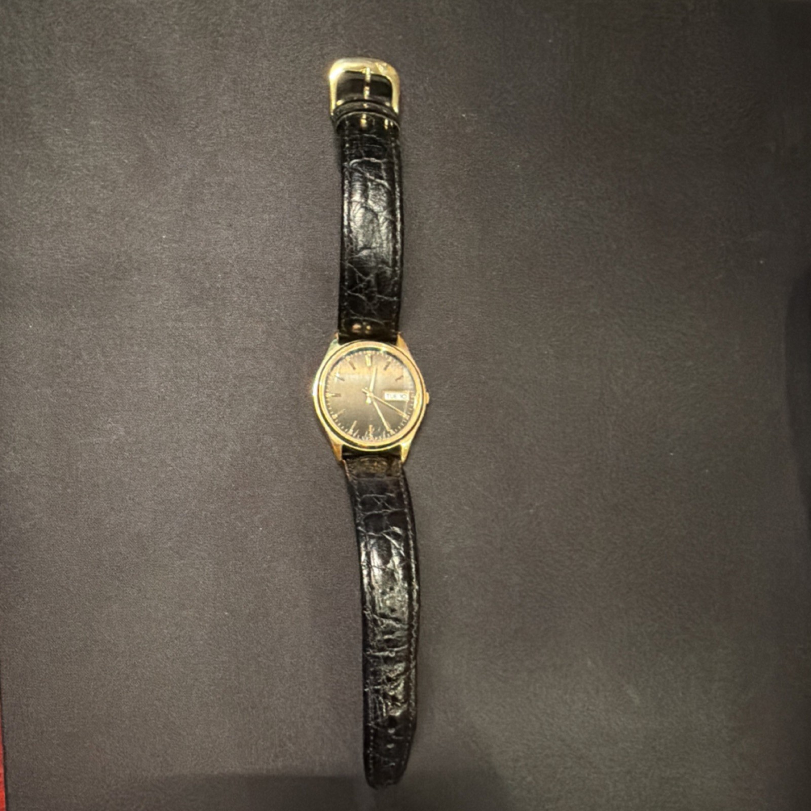 Seiko Quartz Day/Date Men’s Wristwatch Black Dial Gold Case Black Leather
