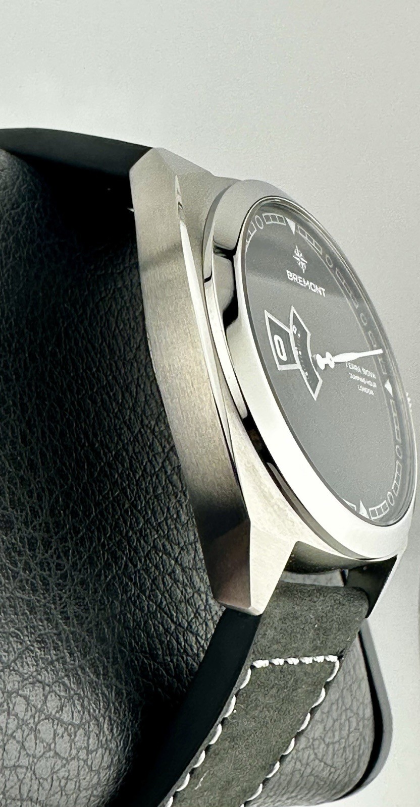 Bremont TERRA NOVA JUMPING HOUR 904L Stainless Steel 40.5mm 56 Hour Power Res