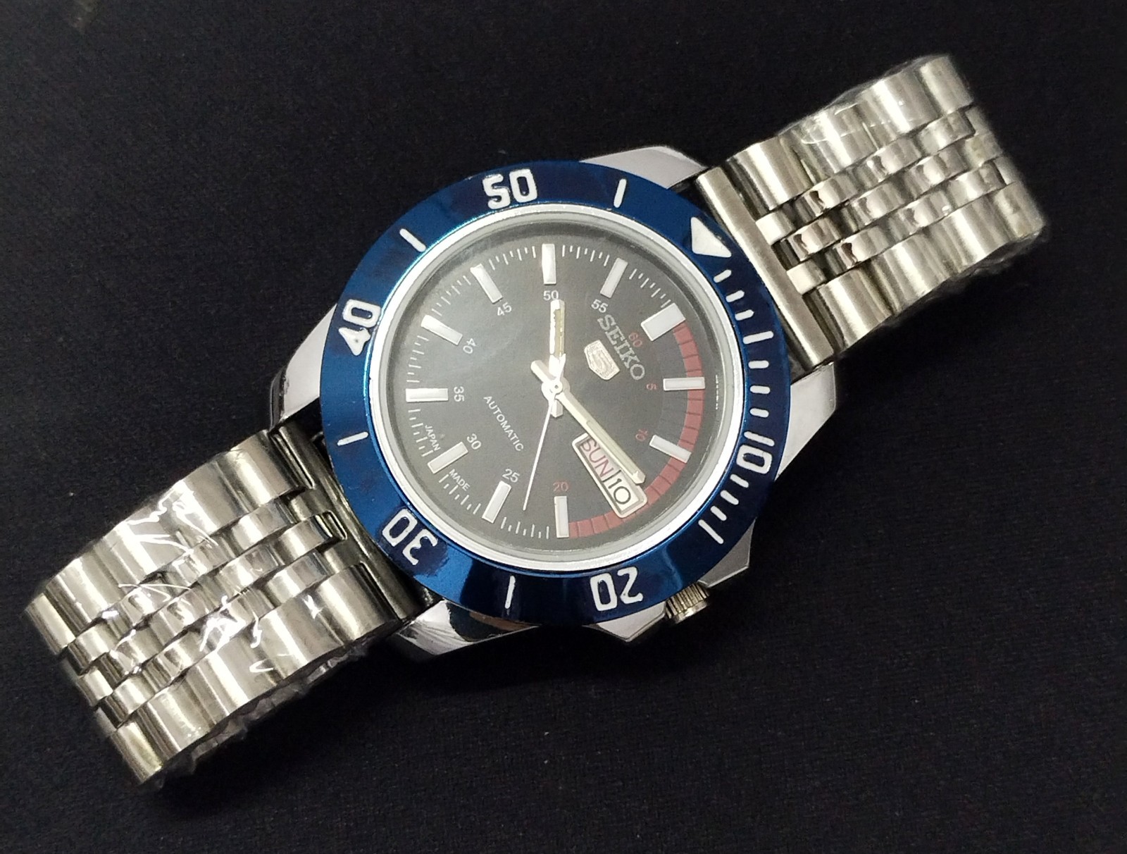 Vintage Seiko 5 Automatic Watch for Men Black Dial Working Perfectly