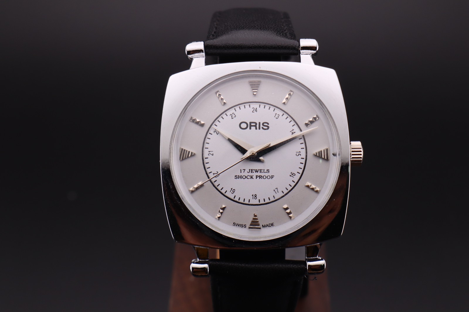 Vintage ORIS Swiss Hand-Wind Classic Mechanical Collectible Men’s Wrist Watch