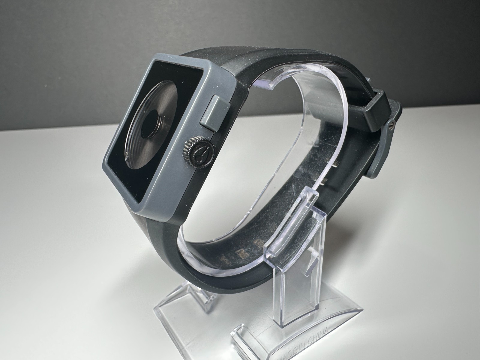 Nixon The Newton “Float On” Black Watch – Blue LED – Minimalist – A116