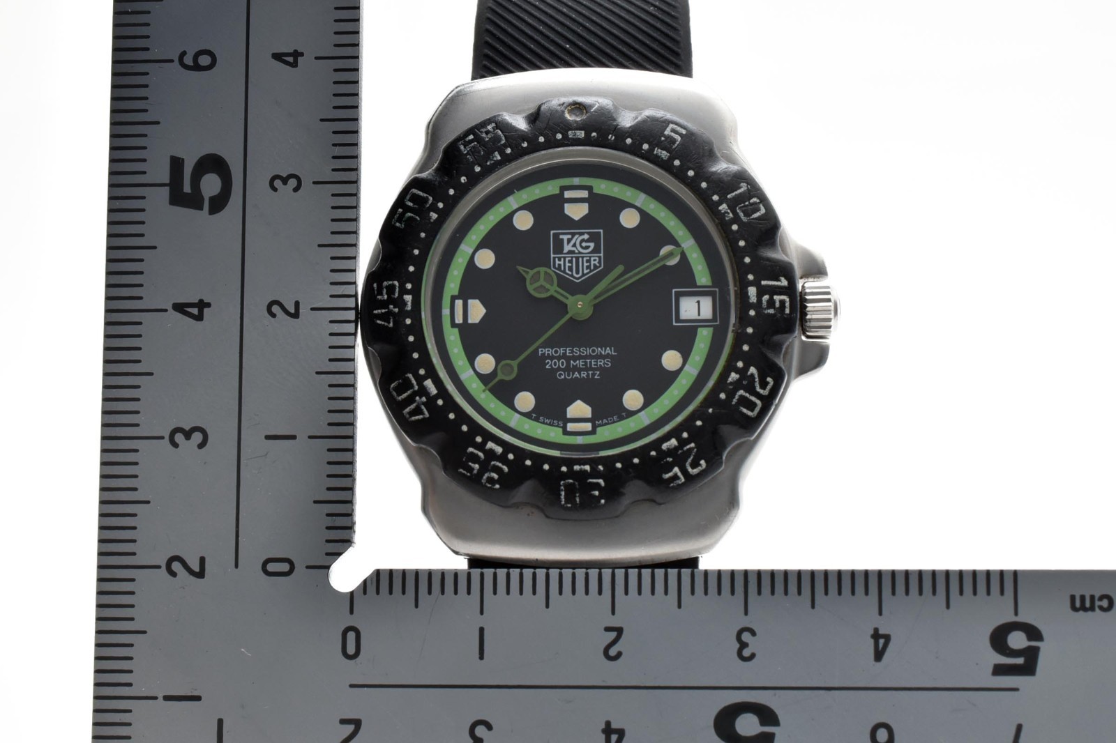 【EXC+ 5】TAG Heuer Formula 1 WA1215 Quartz Professional 200m Boys Green watch