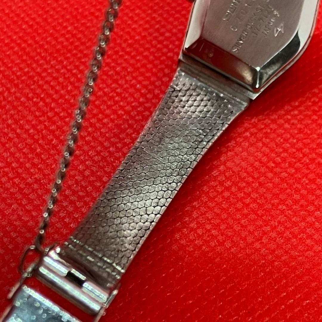 Excellent condition SEIKO manual winding women’s watch with blue dial, fully