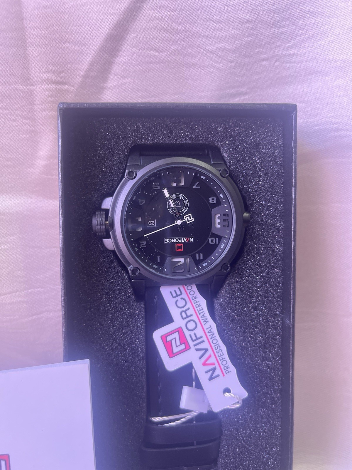 Naviforce Men’s Quartz Analog Wristwatch Black Dial Case Rubber Strap Date
