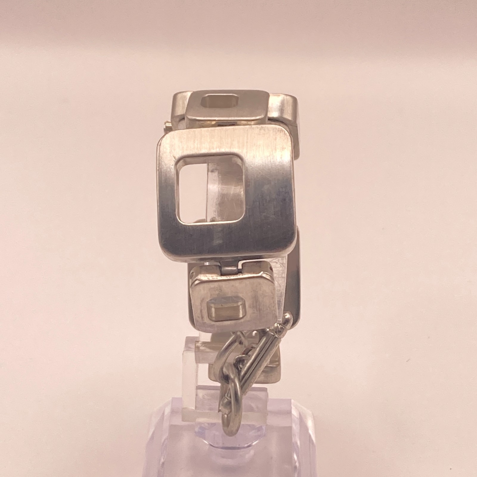 Geneva Womens Watch Silver Tone 25mm Square Links Brushed Toggle New Battery