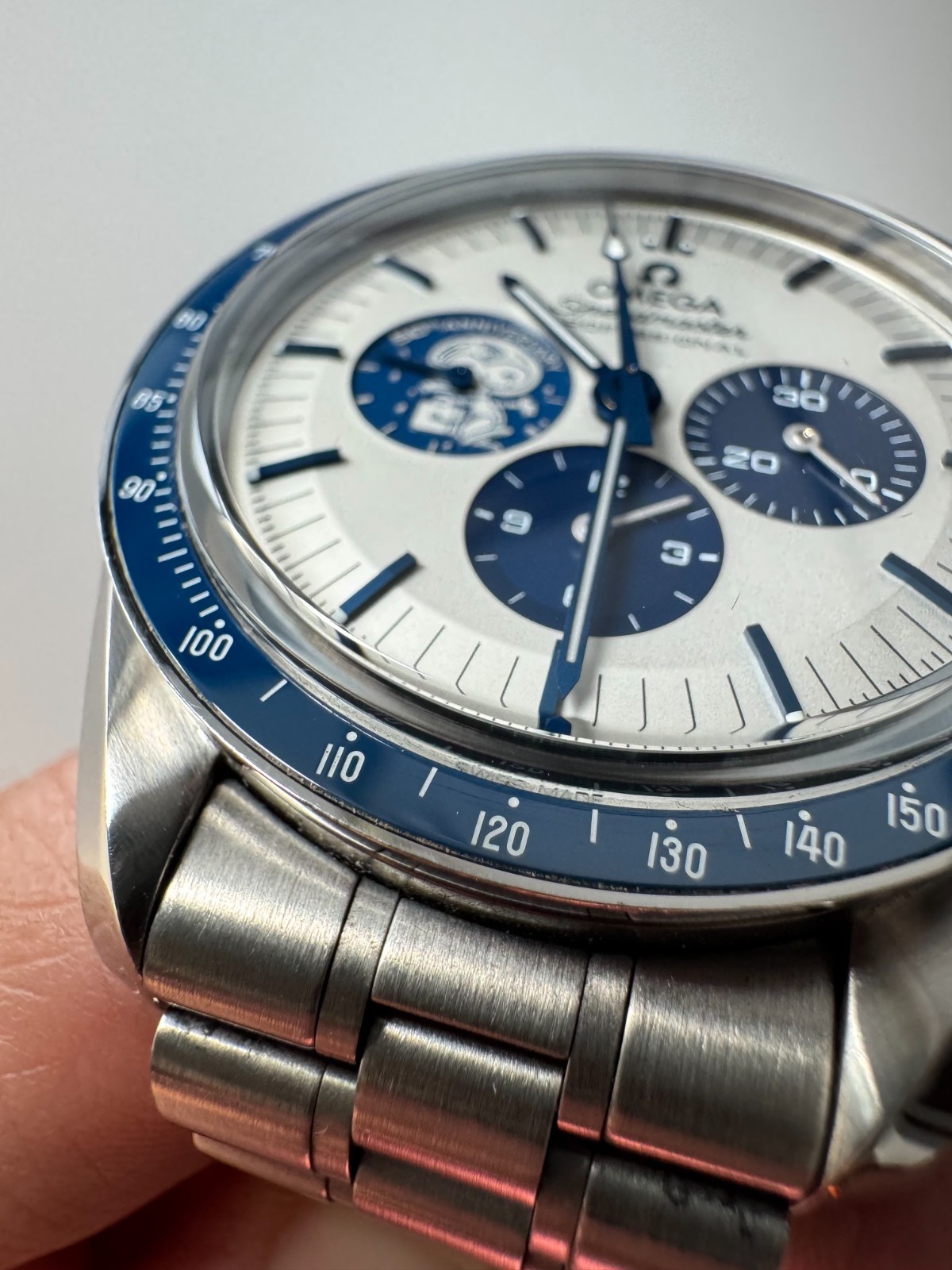 OMEGA Speedmaster “Silver Snoopy Award” 50th Steel Bracelet 310.32.42.50.02.001