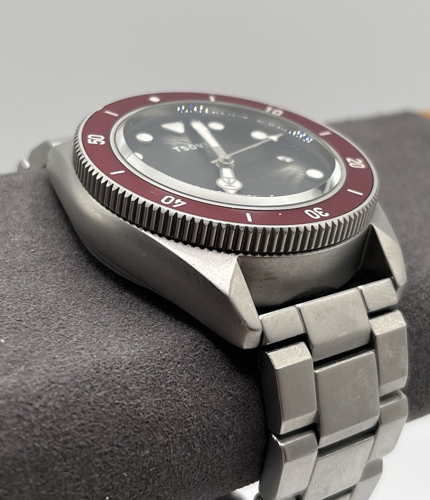 Tsovet Burgundy Blood JMT Men’s Automatic Watch – TS-4001-22
