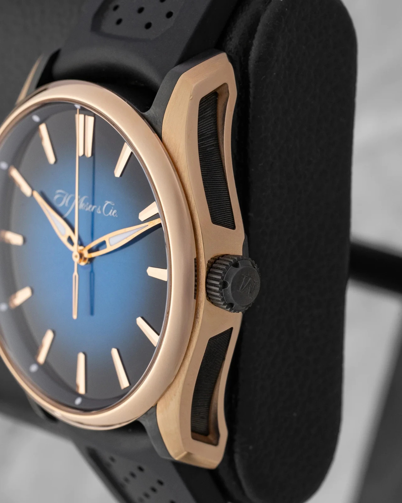 H. Moser & Cie. Pioneer Centre Seconds Red Gold 42.8mm 2023 Full Set 3200-0903