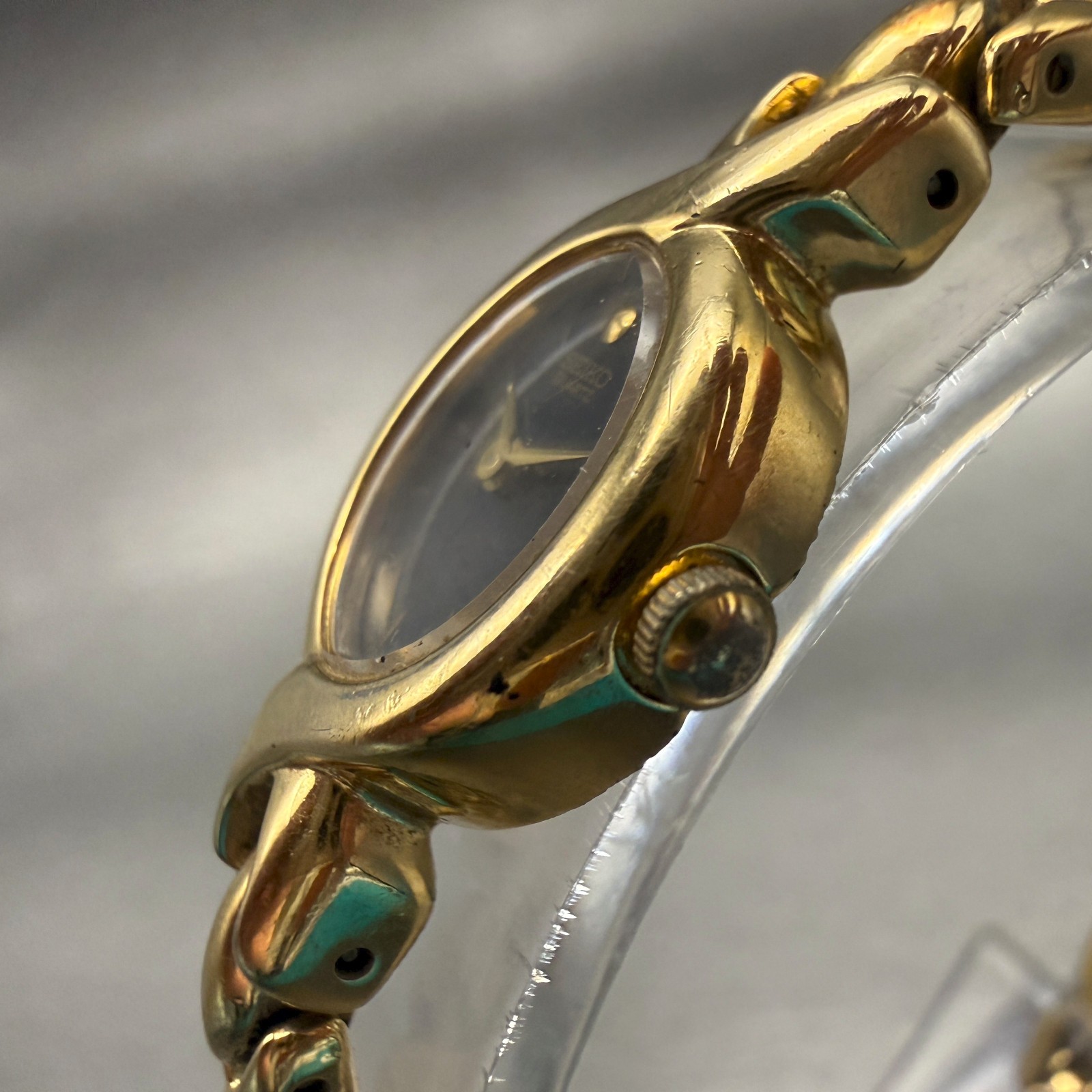 Seiko Watch Women 16mm Blue Dial Gold Tone Oval 1F20-5H79 Vintage New Battery