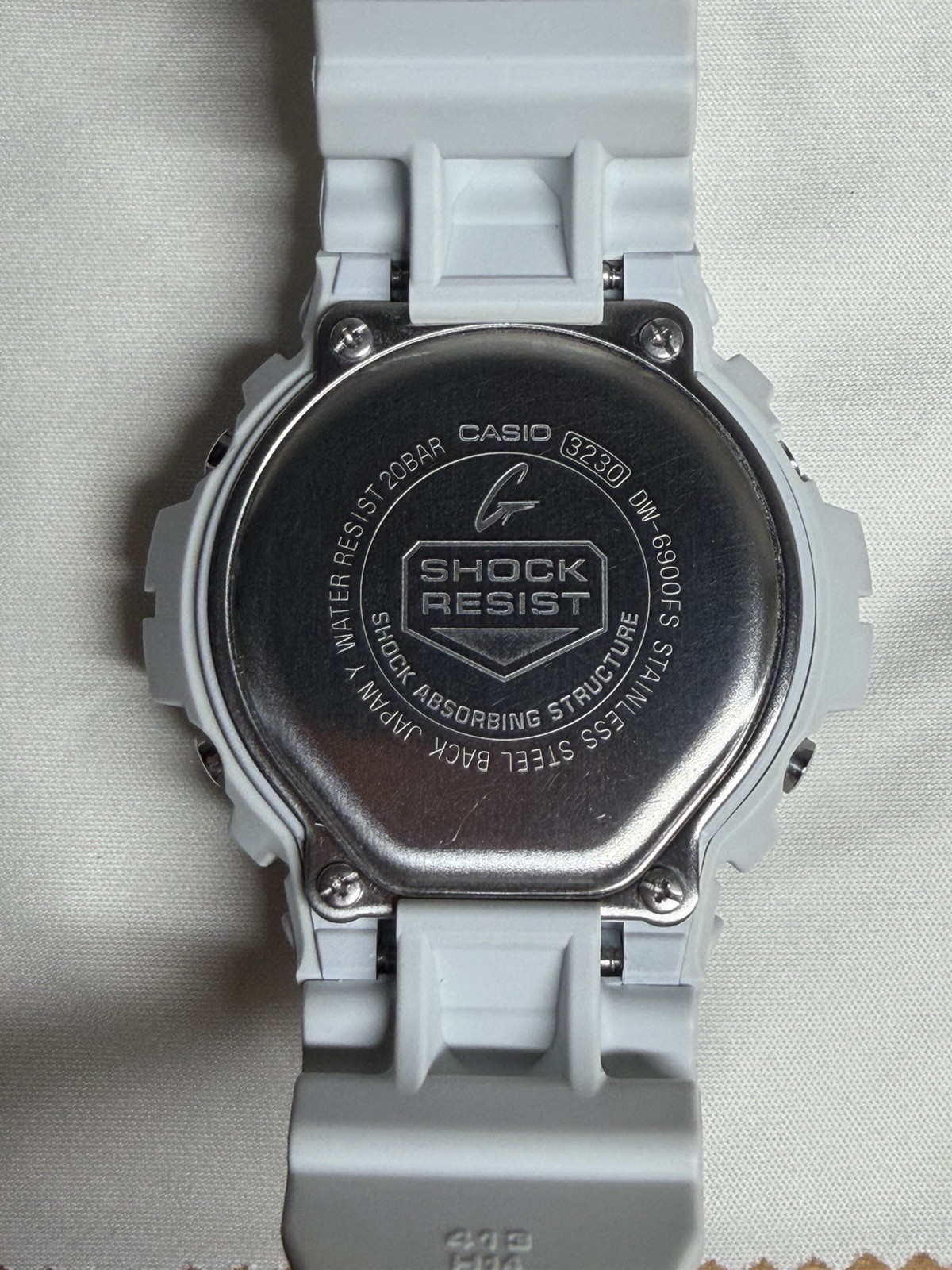 Casio G-Shock Men’s Watch – DW6900FS-8 Matte White / Grey