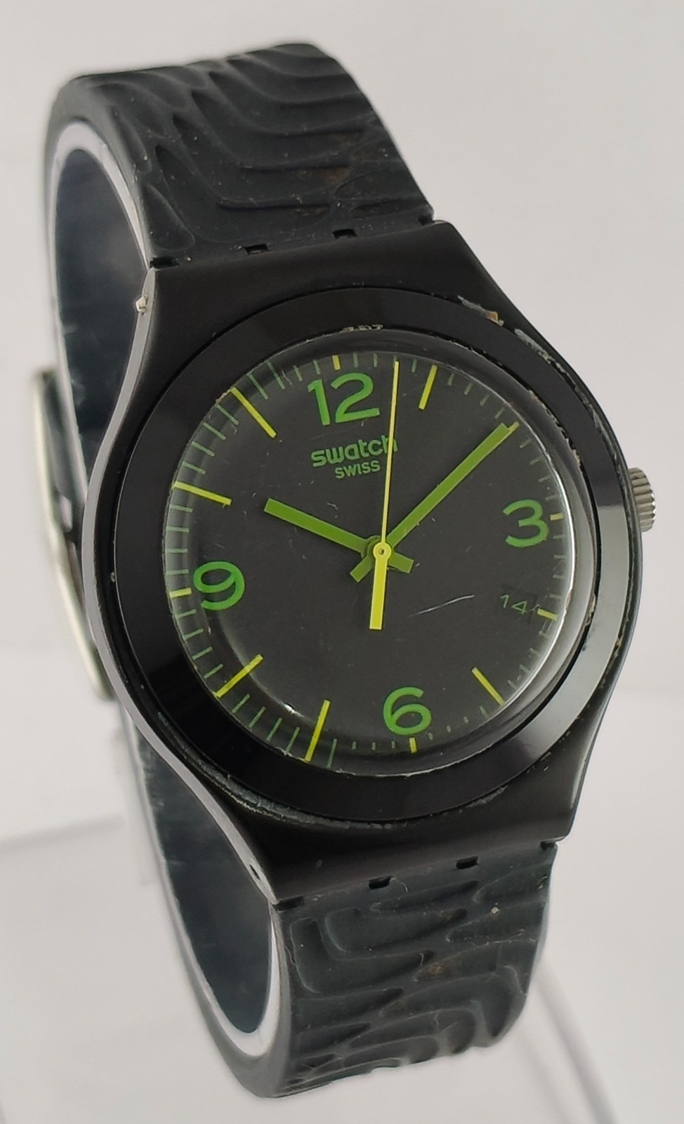 Beautiful Swatch Quartz Plastic Case Black Dial ‘Date’ Women Watch Rubber Band