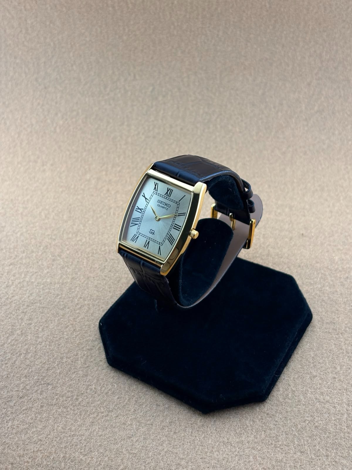 Gold Dial Vintage Seiko Slim Quartz Gentlemen’s Wristwatch-dark brown strap