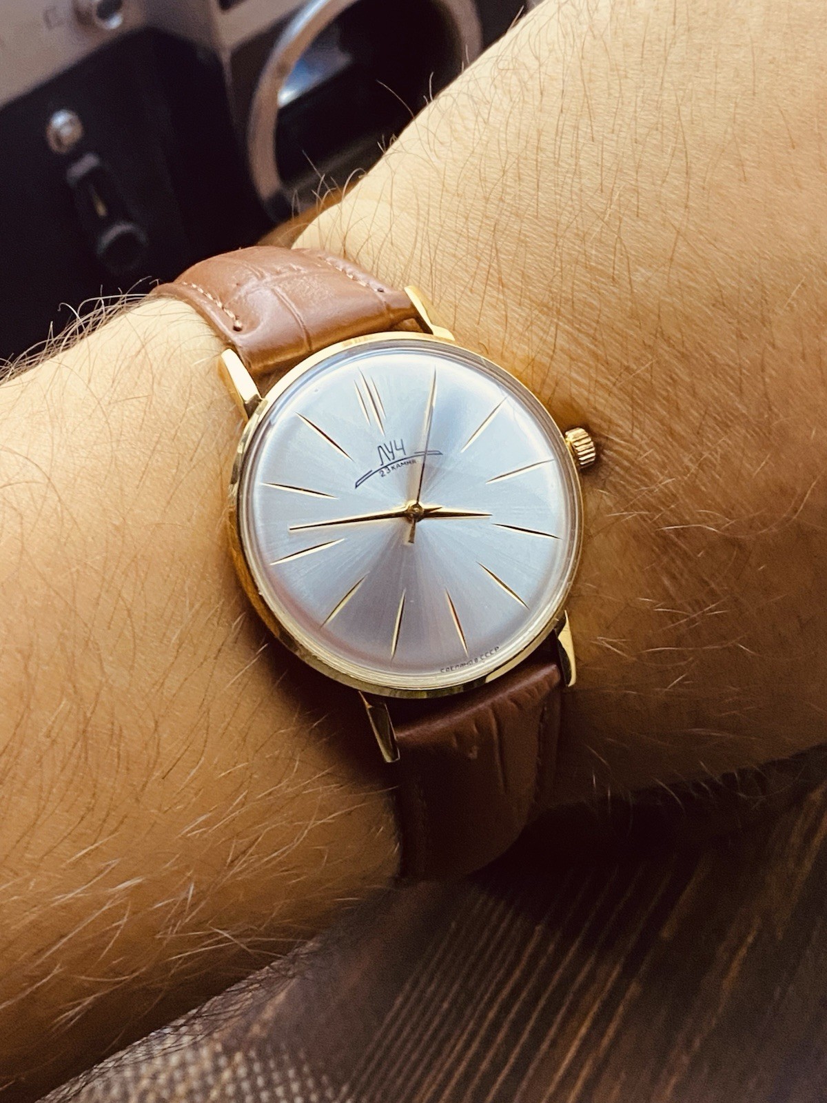Luch de Luxe Ultra Slim Wrist Watch Soviet Men’s Vintage Mechanical Watch USSR