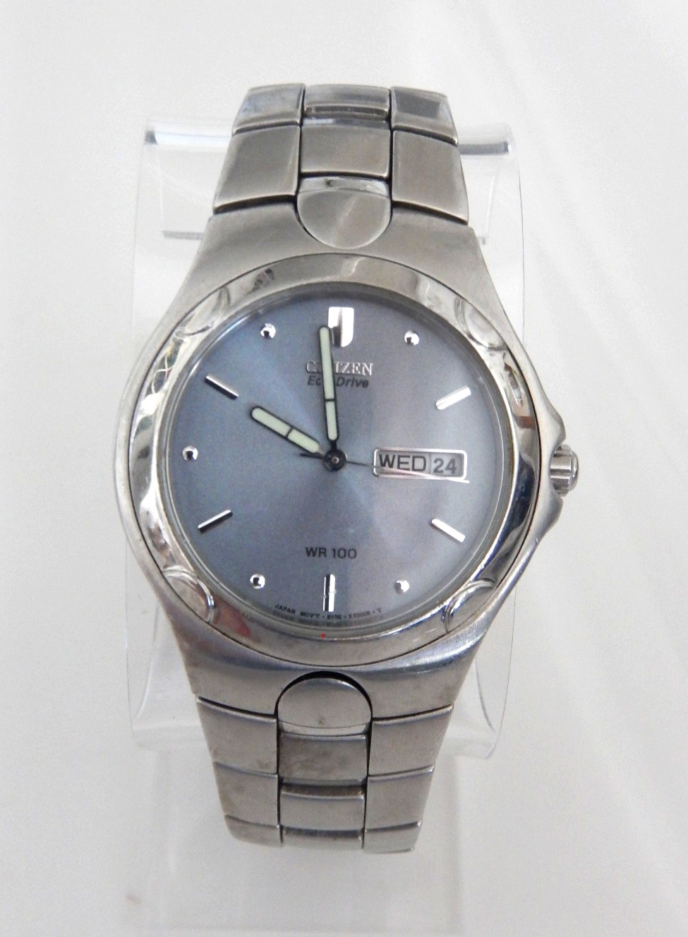 Citizen Eco-Drive WR100 Day/Date Watch E101-K17535 GN-4W-S WORKS