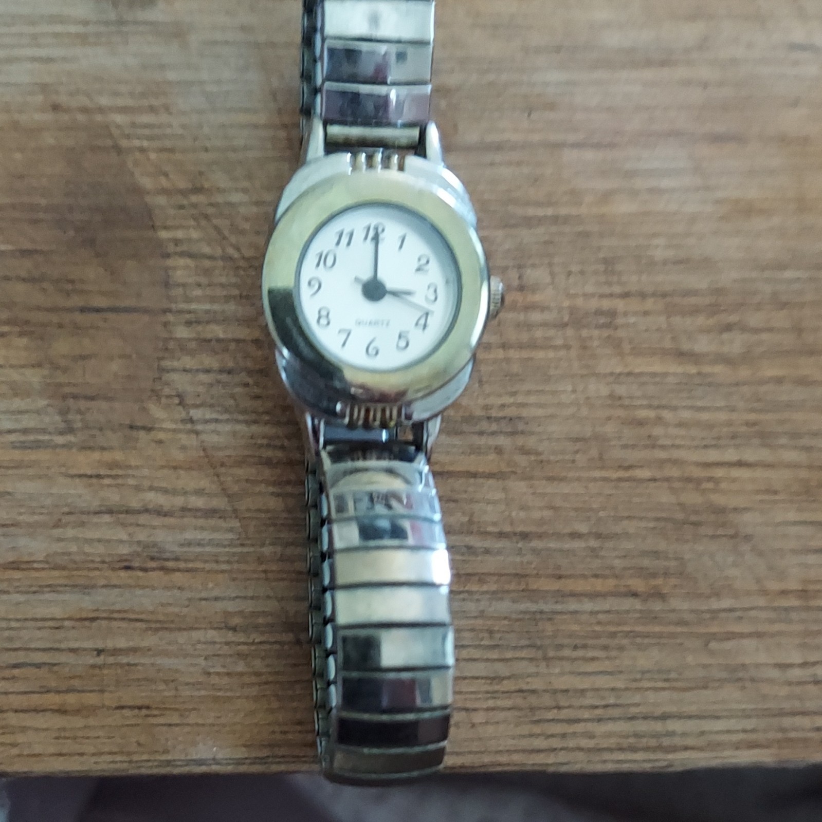 Advance WS50701W Quartz Analog Silver Bracelet White Dial 20mm Dress Watch