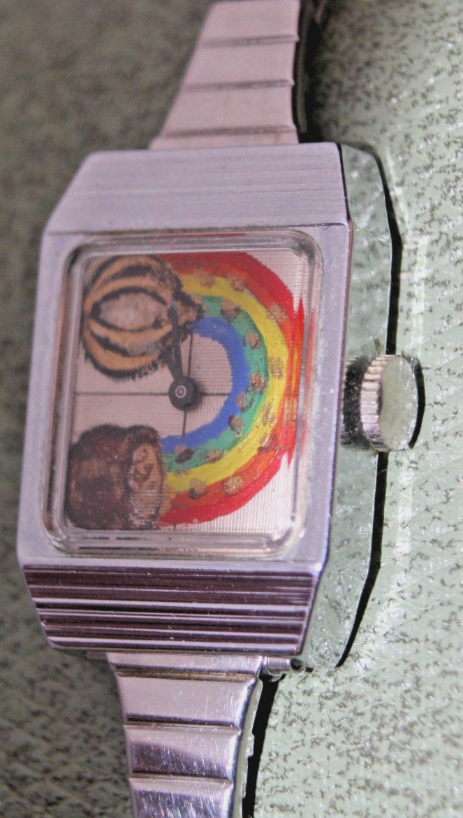 RARE VINTAGE P MAX MOD ERA RAINBOW POT OF GOLD TIMEX ENGLAND WIND-UP RUNS GREAT