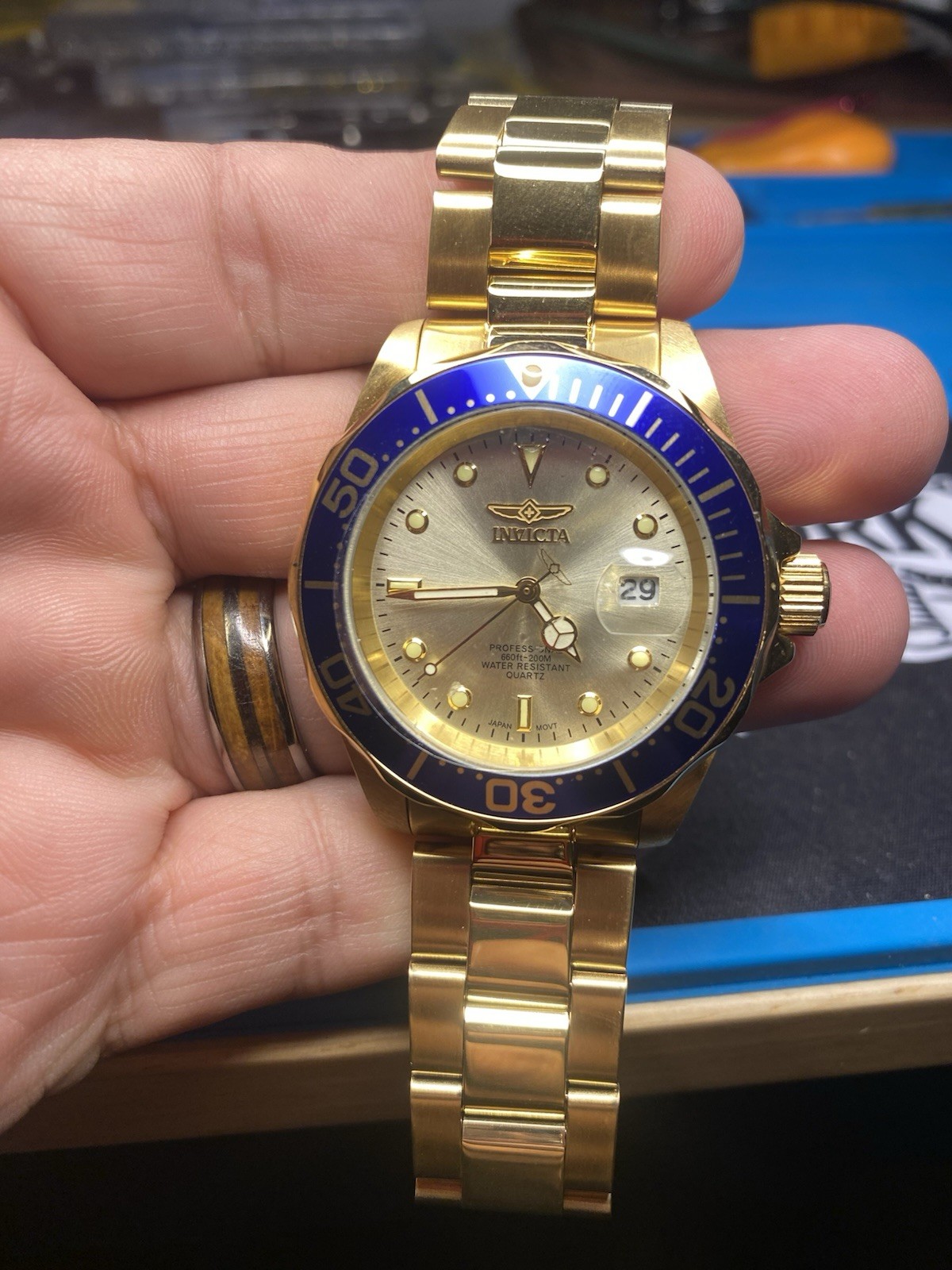 Invicta Pro Diver Men’s Quartz Diver Date 200m Gold/Blue Bezel 40mm Box